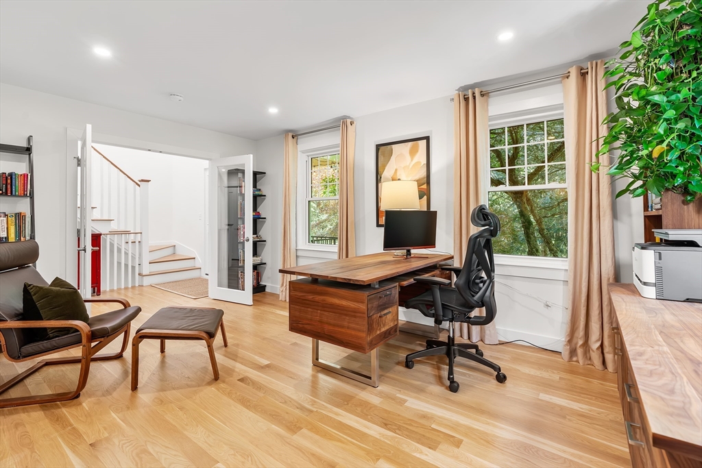 334 Farm Road Marlborough, MA 01752 - Photo 4 of 42 Gallery Image 4