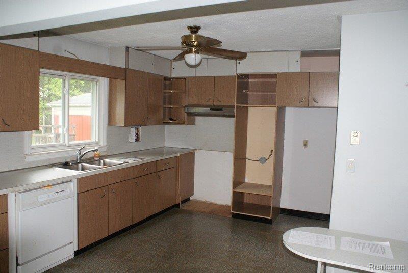 8483 East Potter Road Davison, MI 48423 - Photo 4 of 20 DSC01317