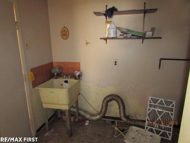 2040 Stephens Road Warren, MI 48091 - Photo 9 of 10 31371803-8.JPG