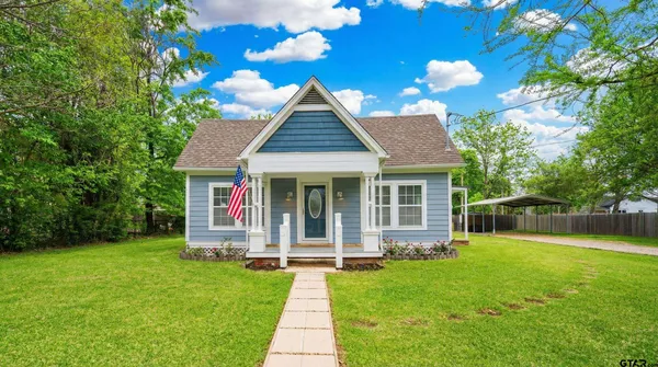 $227,500 | 206 West Myrtle Street, Winnsboro, TX 75494