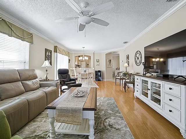 $300,000 | 7595 Southeast 170th Longview Lane, The Villages, FL 32162