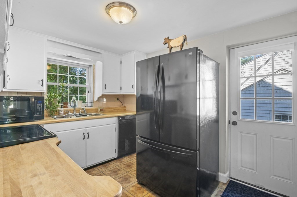 38 Ivan Street Lexington, MA 02420 - Photo 14 of 42