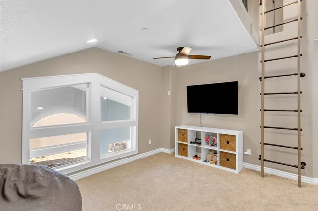 a view of entryway and front of house