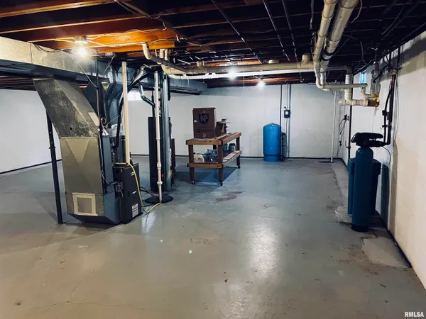 $324,900 | 12346 Townline Road, Pekin, IL 61554