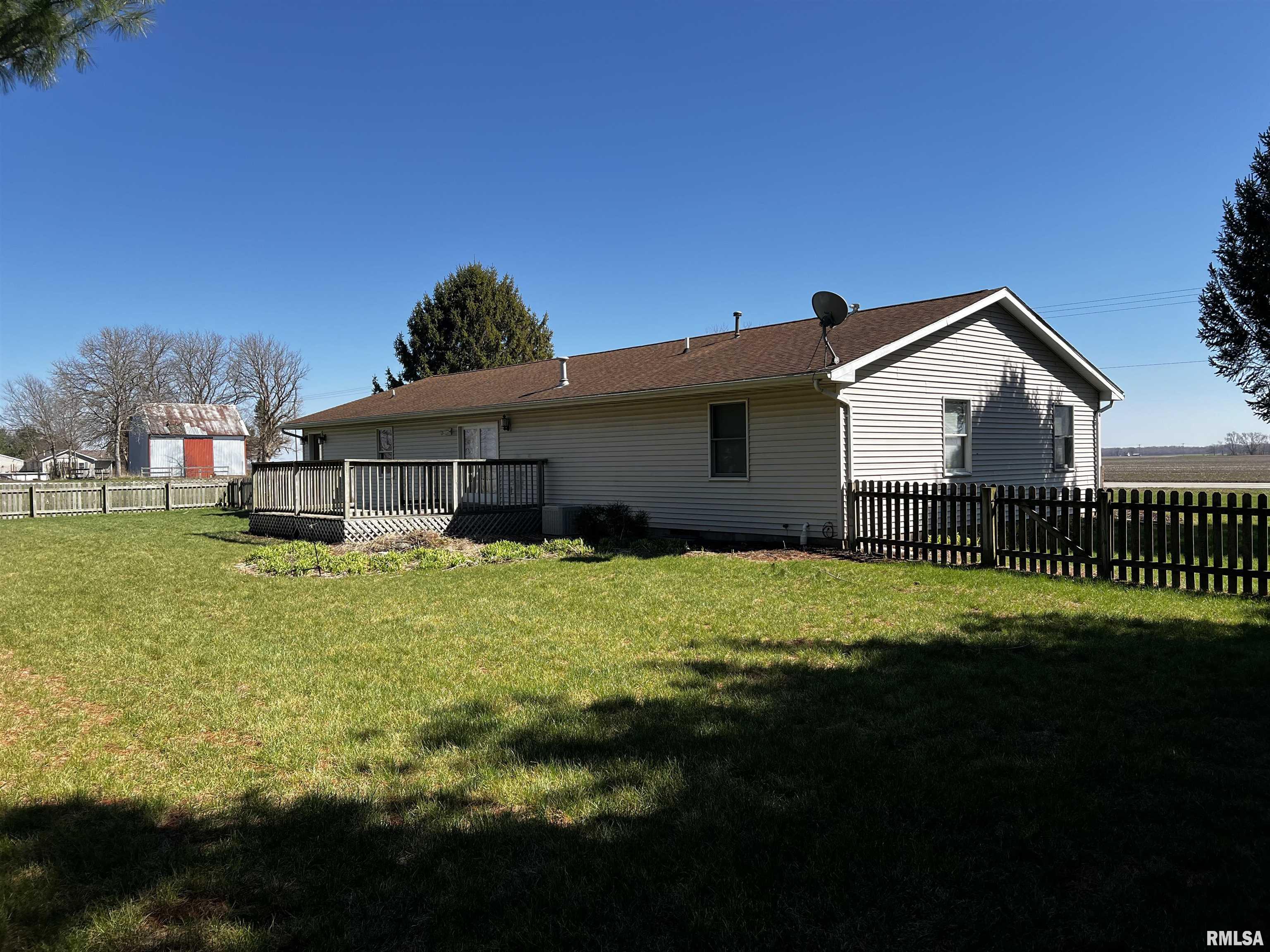 12346 Townline Road Pekin, IL 61554 - Photo 2 of 18