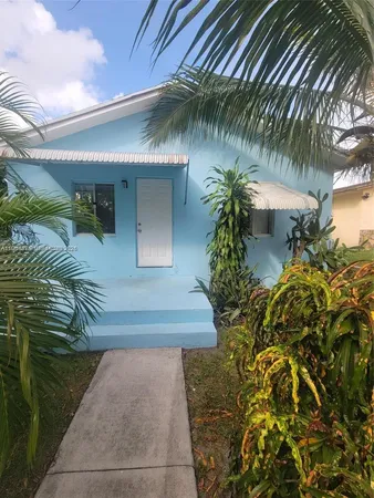 $2,500 | 5743 Lincoln Street, Unit 1, Hollywood, FL 33021