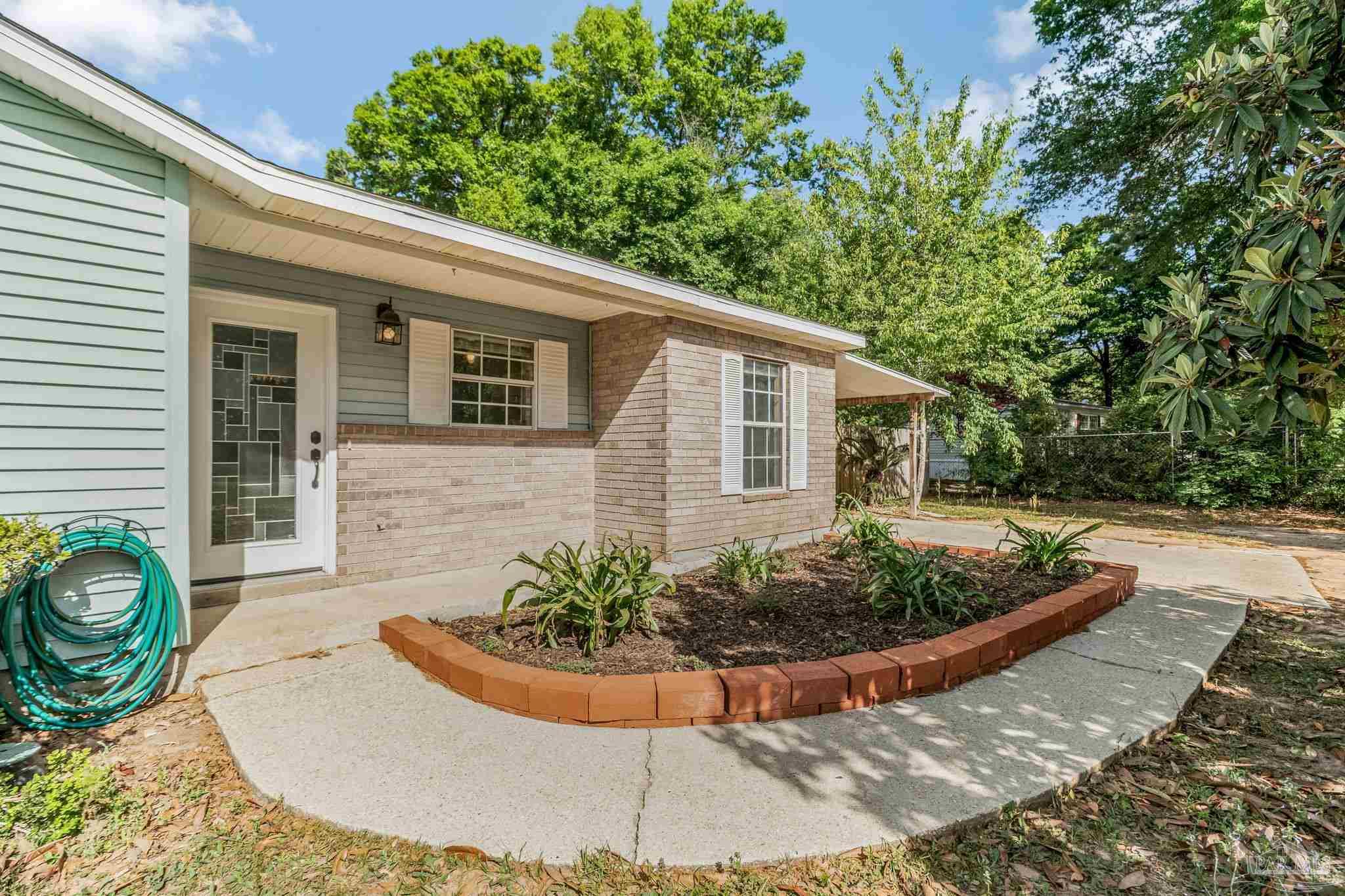 4285 Lindsey Lane Pace, FL 32571 - Photo 4 of 51