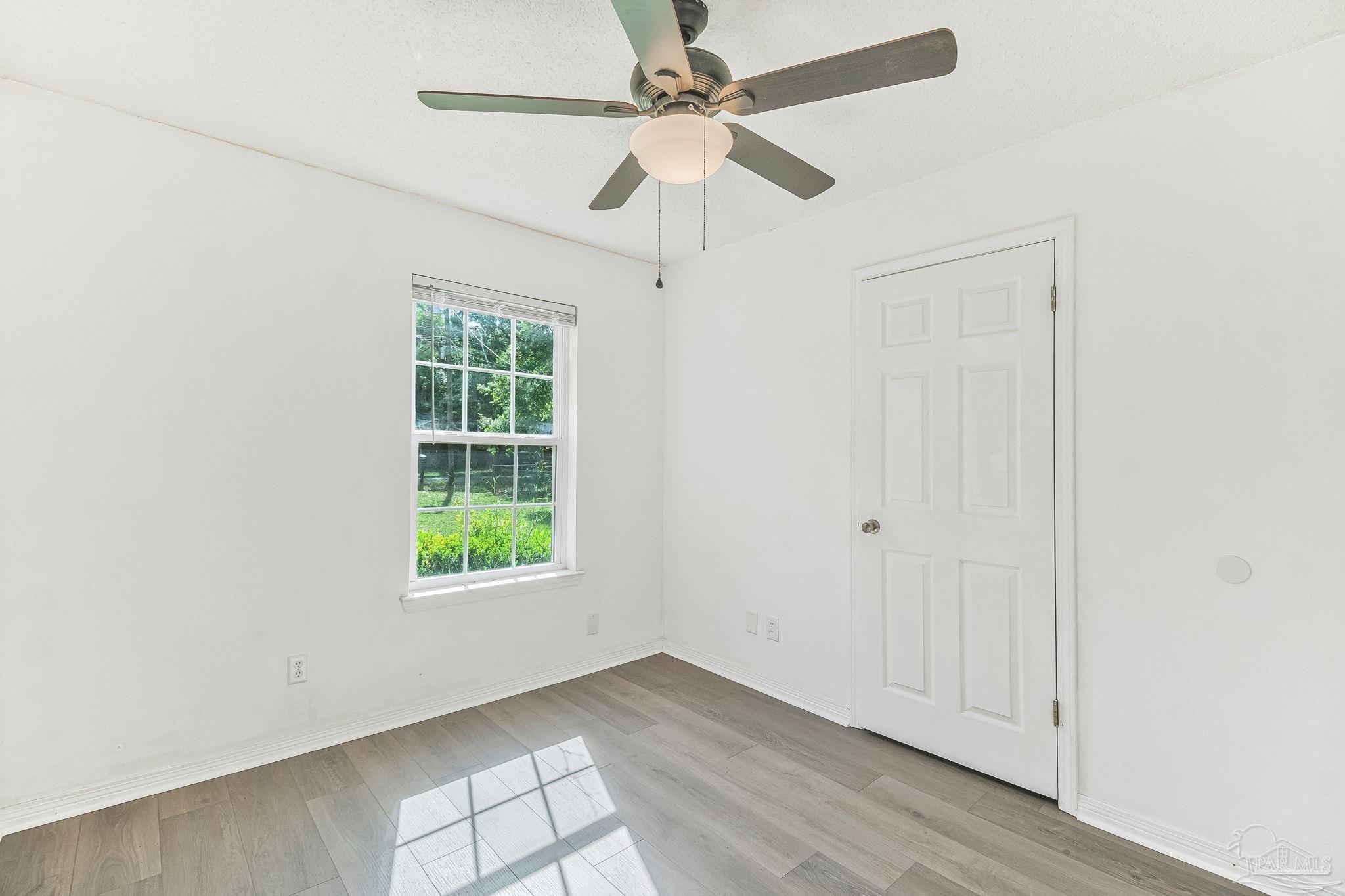 4285 Lindsey Lane Pace, FL 32571 - Photo 6 of 51