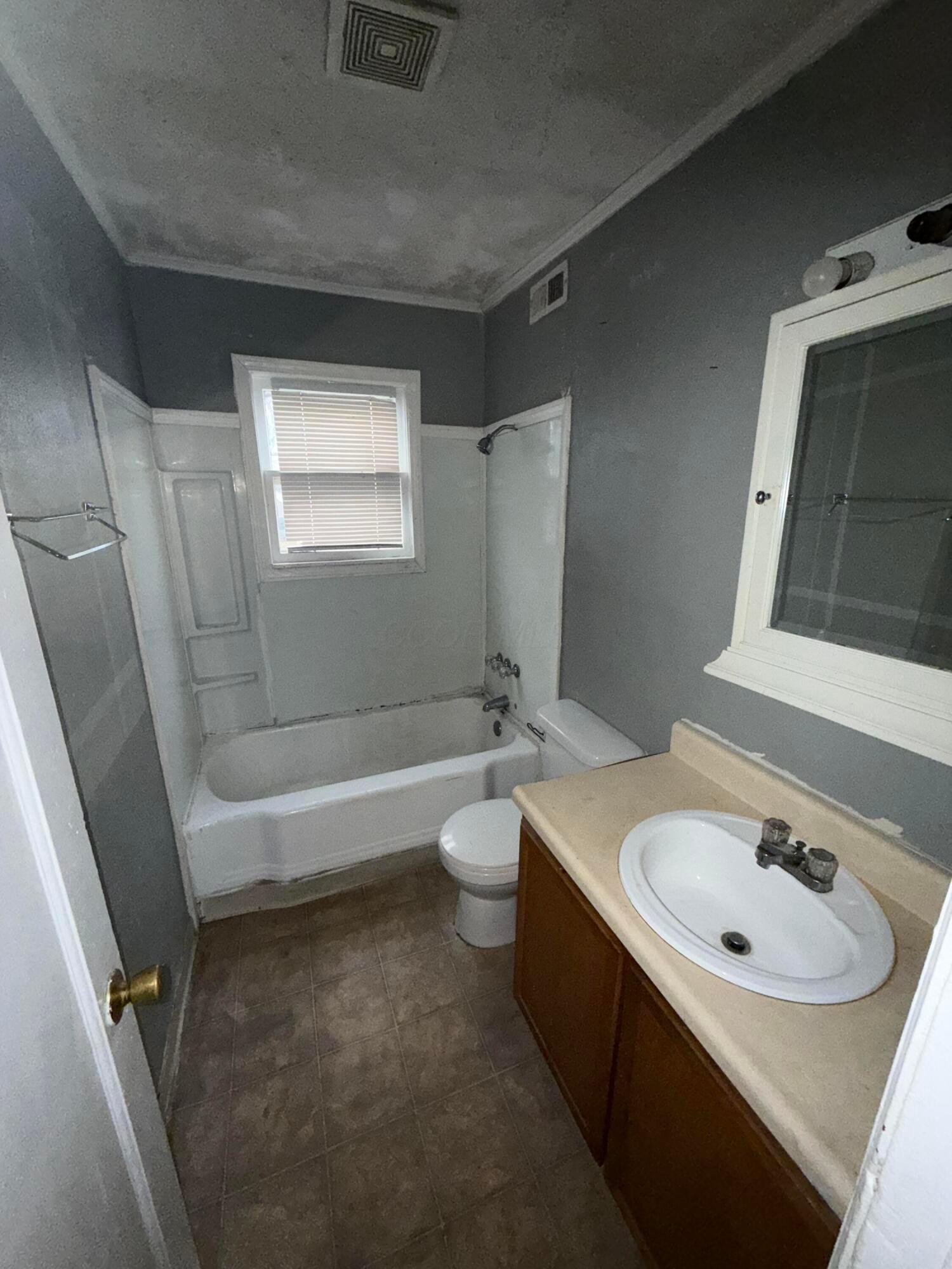 2411 Lindale Road Columbus, OH 43224 - Photo 6 of 9 beyc69a1f72d3348c