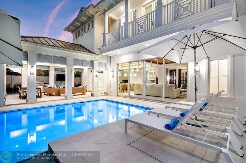 1122 Miramar Drive Delray Beach, FL 33483 - Photo 34 of 44 a view of a building with sitting area