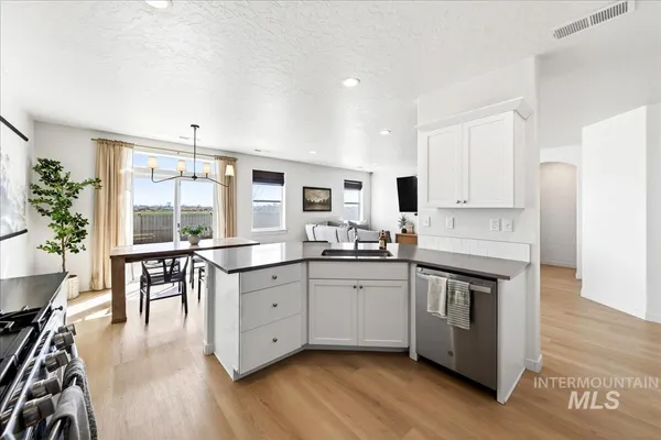 $412,500 | 4613 Great Fls Avenue, Caldwell, ID 83607