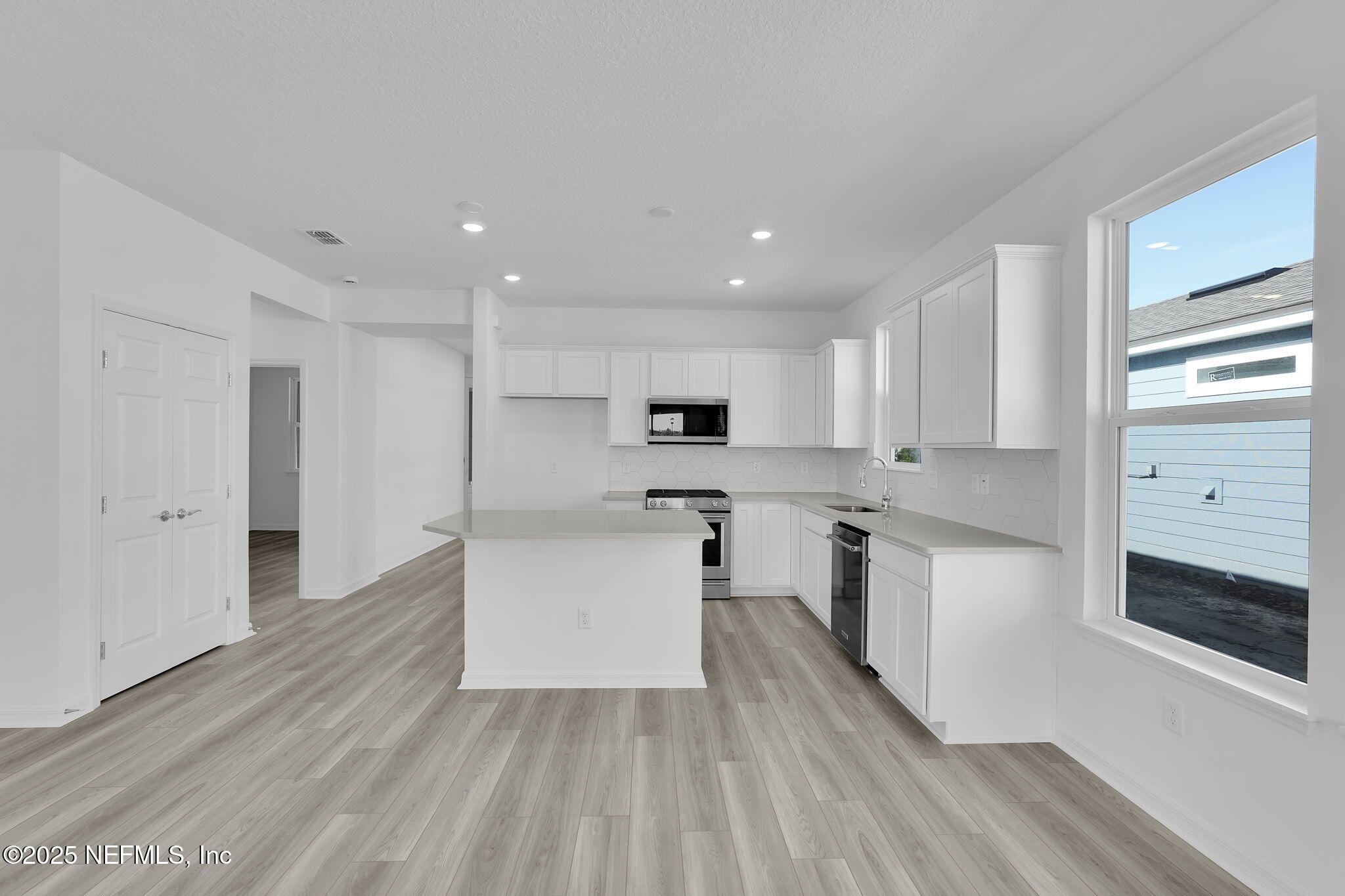 269 Ecliptic Loop Yulee, FL 32097 - Photo 7 of 44