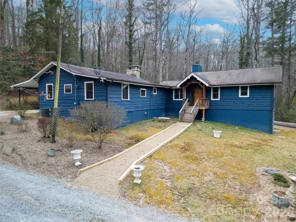 $750,000 | 231 Cedar Lane, Brevard, NC 28712