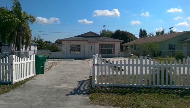 2400 R J Hendley Avenue Riviera Beach, FL 33404 - Photo 1 of 10 Exterior Front