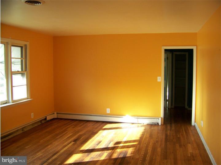 2032 Pleasant Valley Road Newark, DE 19702 - Photo 3 of 7 Gallery Image 3