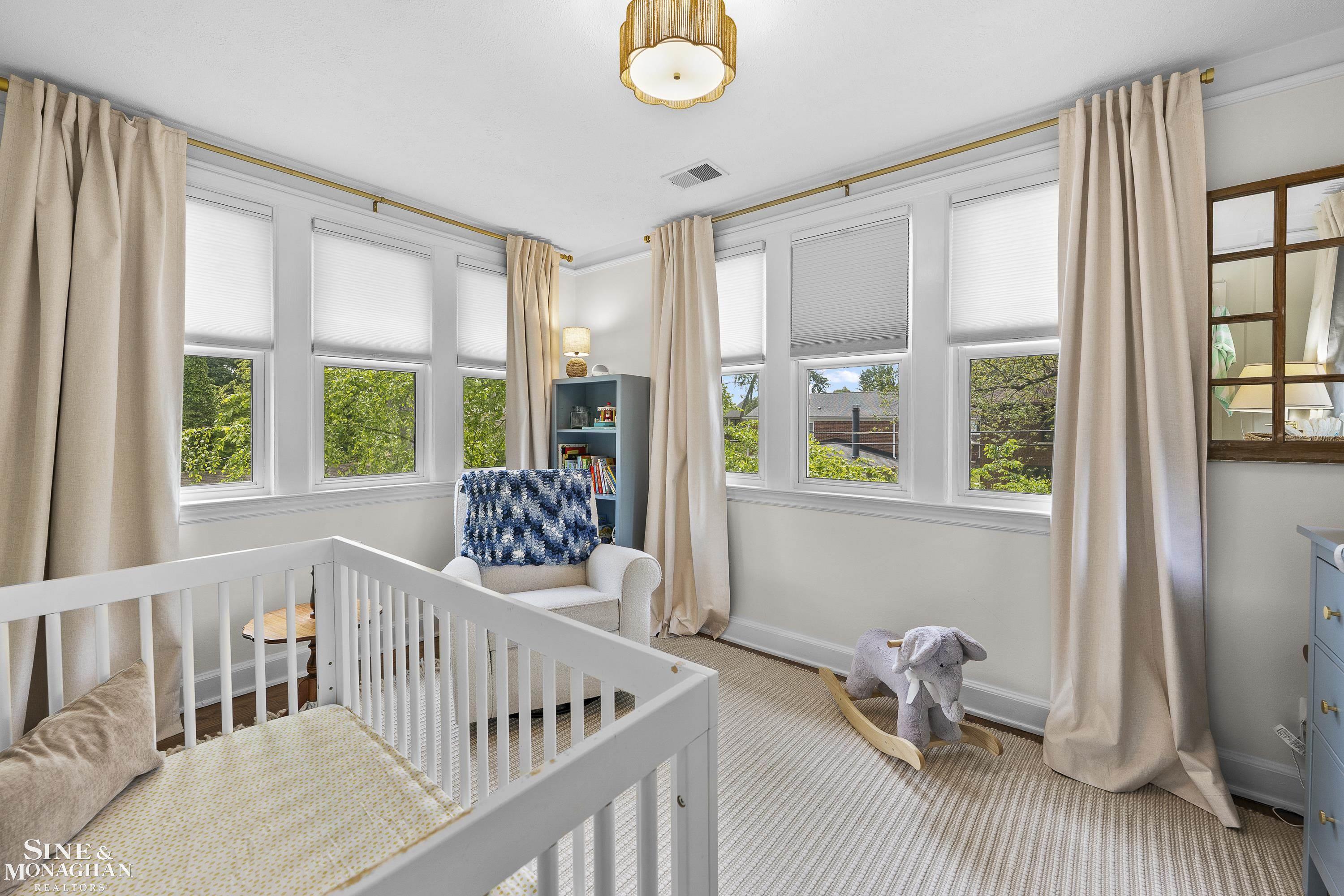 1231 Grayton Street Grosse Pointe, MI 48230 - Photo 23 of 53 50209299-41a9d2ae-9f18-494b-b8f0-59bea9b183f7.JPG
