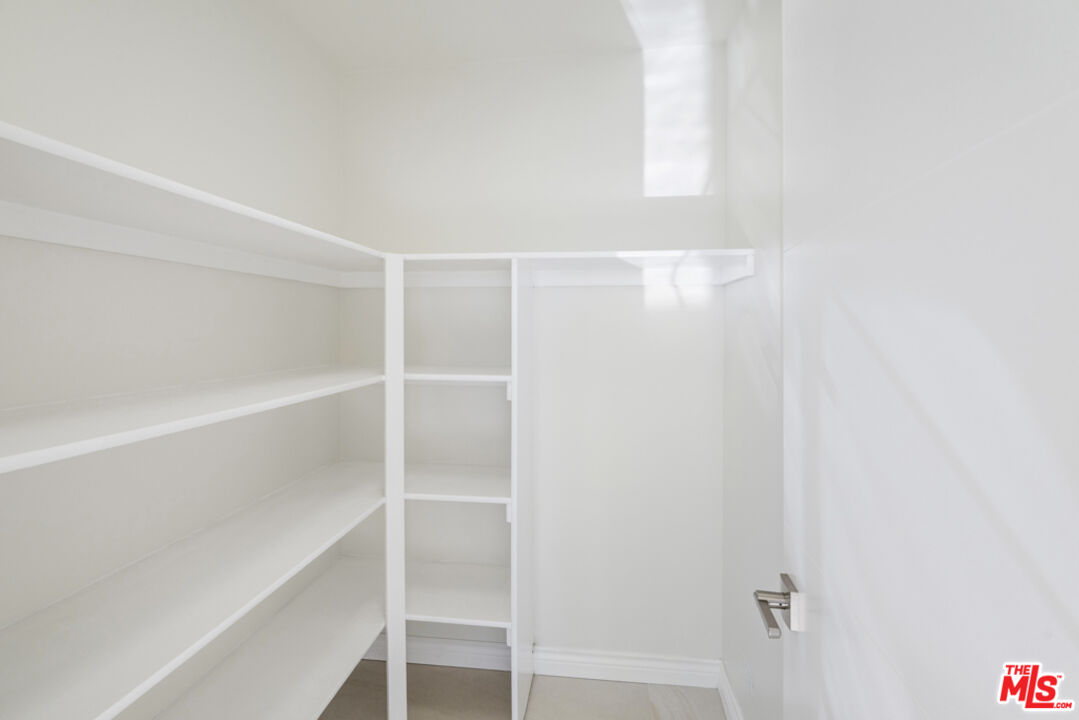 865 Comstock Avenue, Unit 10D/E Los Angeles, CA 90024 - Photo 13 of 49 a view of an empty room