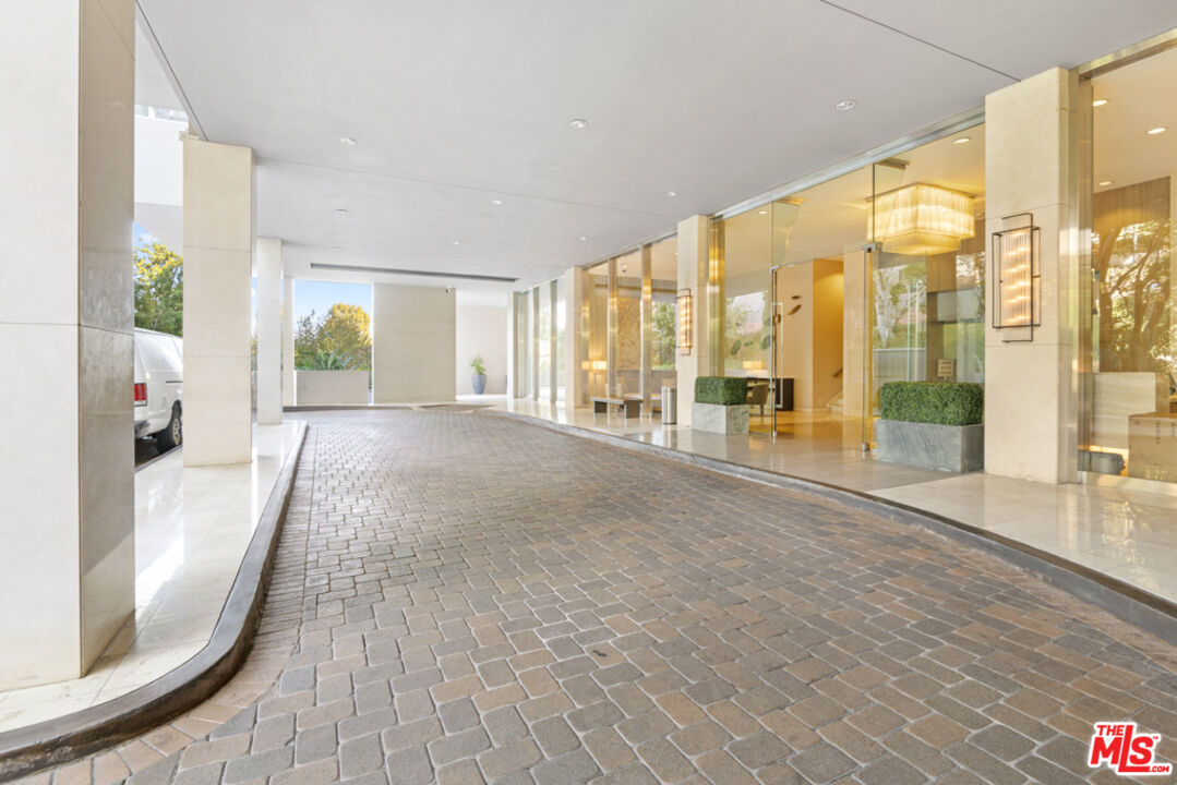 865 Comstock Avenue, Unit 10D/E Los Angeles, CA 90024 - Photo 3 of 49