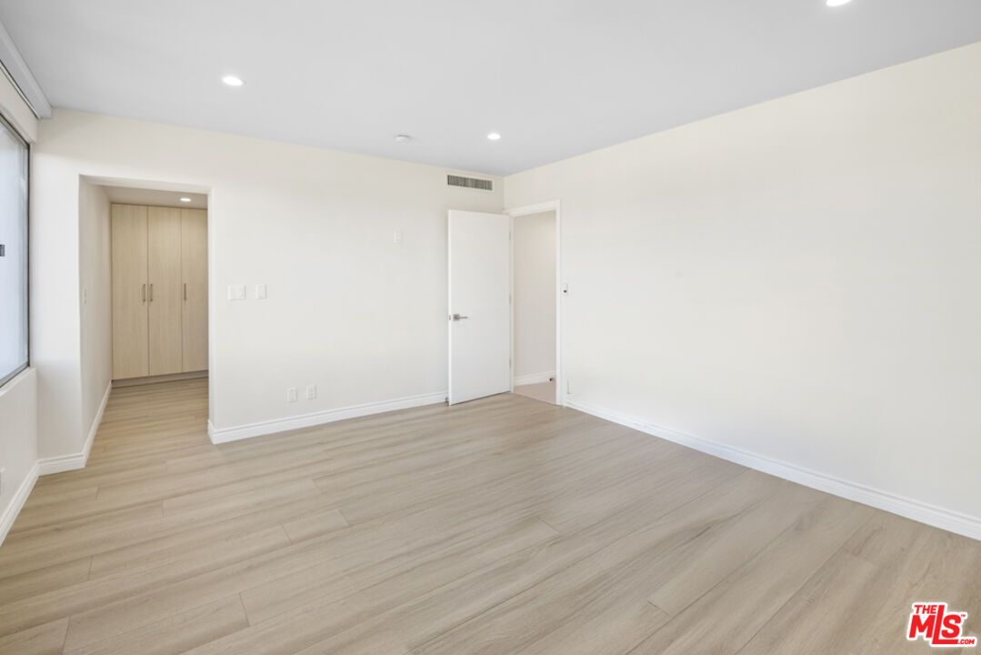 865 Comstock Avenue, Unit 10D/E Los Angeles, CA 90024 - Photo 39 of 49 a view of an empty room