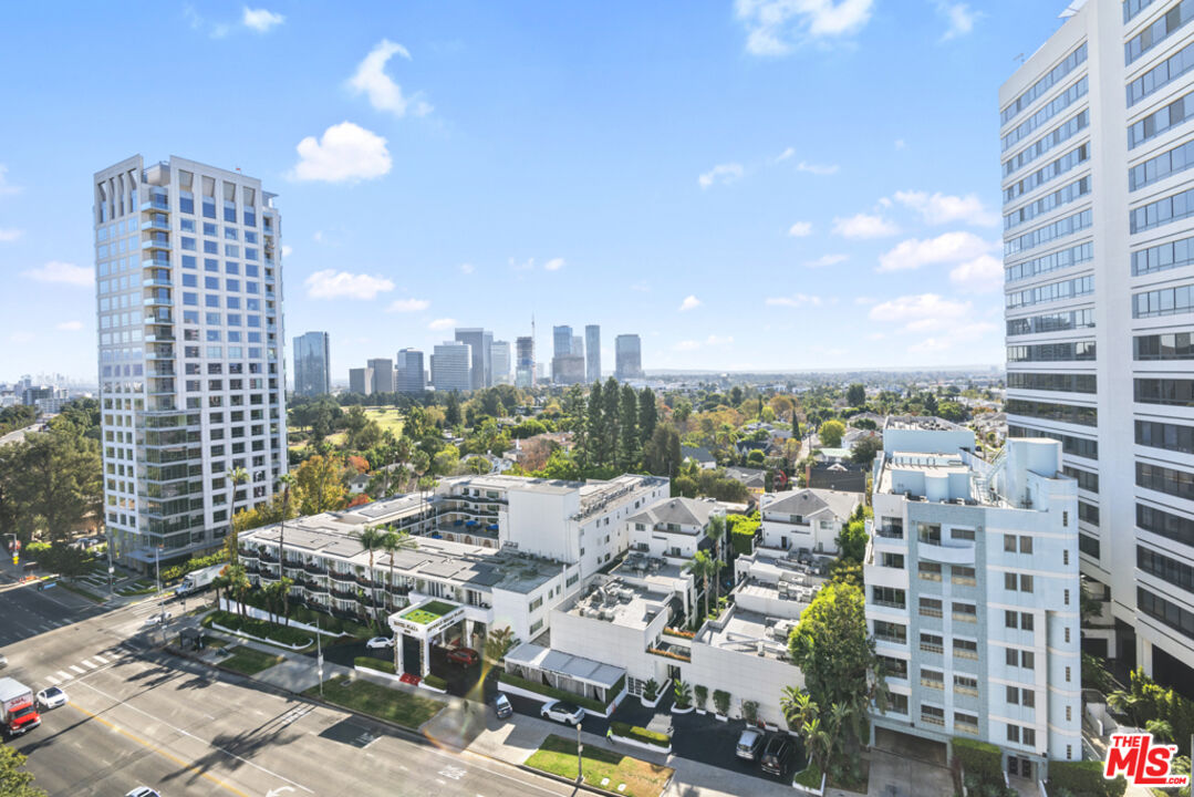 865 Comstock Avenue, Unit 10D/E Los Angeles, CA 90024 - Photo 10 of 49 a picture of city view