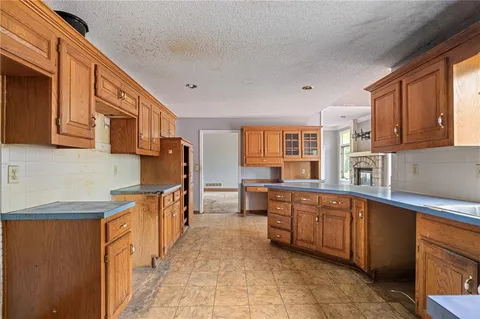 $269,000 | 7104 East 134th Terrace, Grandview, MO 64030