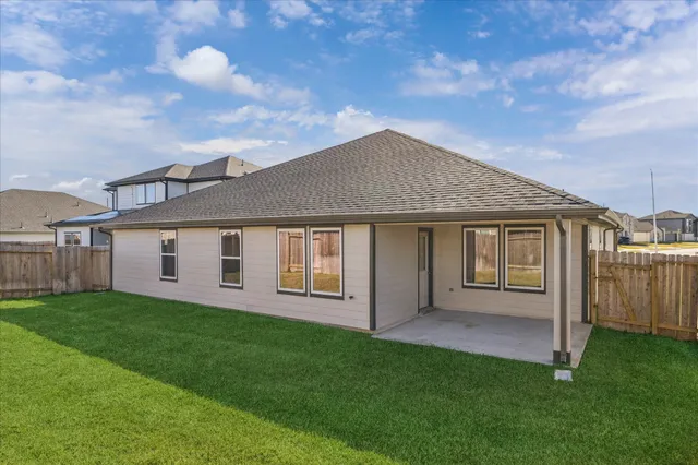 $2,600 | 4415 Russet Elm Lane, Rosenberg, TX 77469