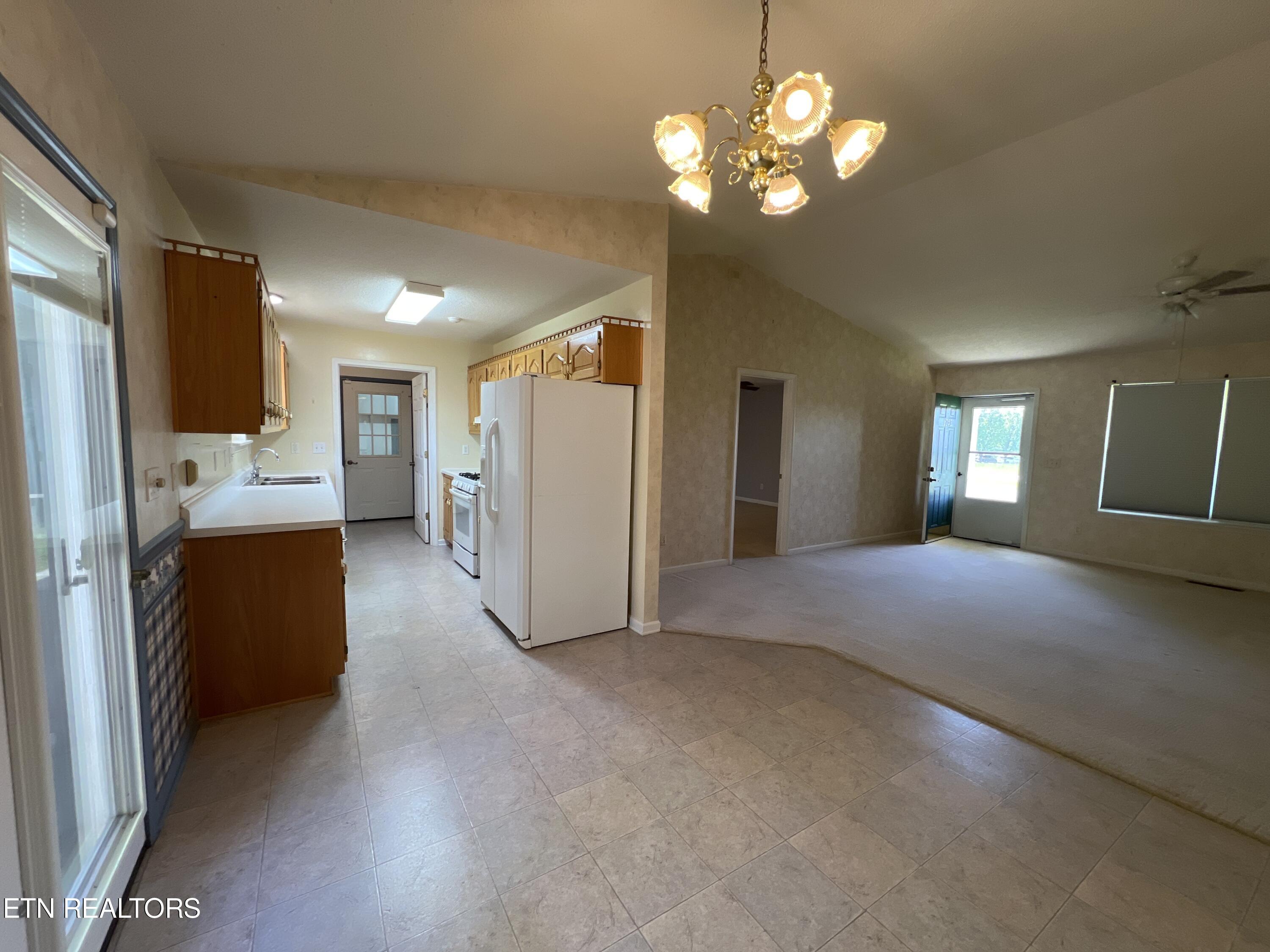 1252 Cook Road Crossville, TN 38555 - Photo 21 of 43 image