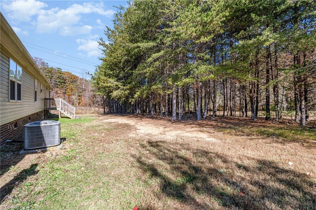 5061 Reid Road Winston-Salem, NC 27107 - Photo 25 of 39 View of backyard