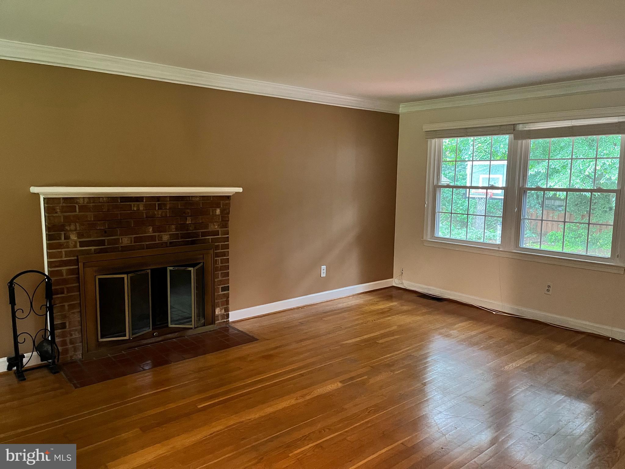10220 Vale Road Vienna, VA 22181 - Photo 7 of 28