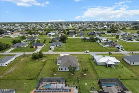 $374,999 | 2112 Northeast 4th Place, Cape Coral, FL 33909
