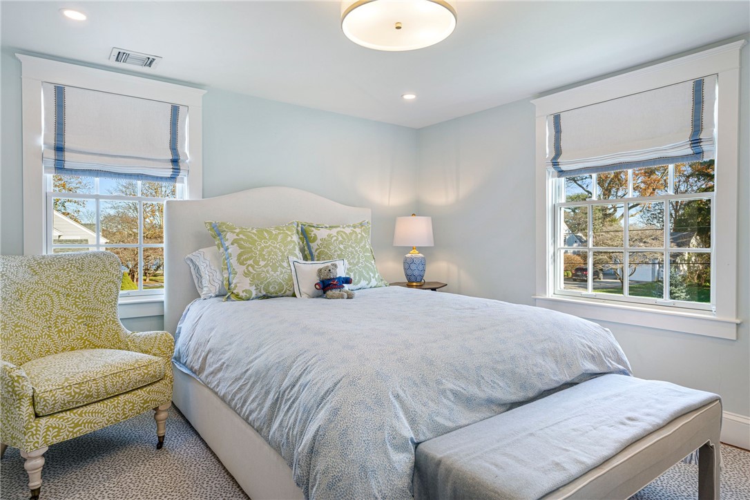 7 Harbour Road Barrington, RI 02806 - Photo 11 of 14