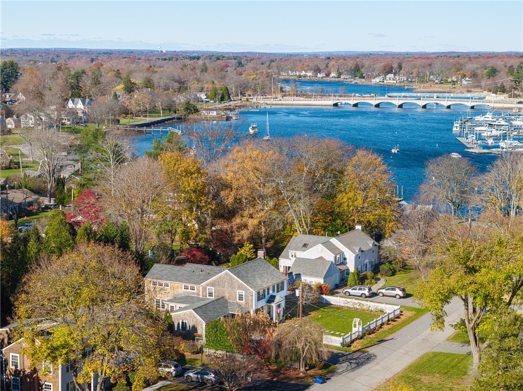 7 Harbour Road Barrington, RI 02806 - Photo 4 of 14