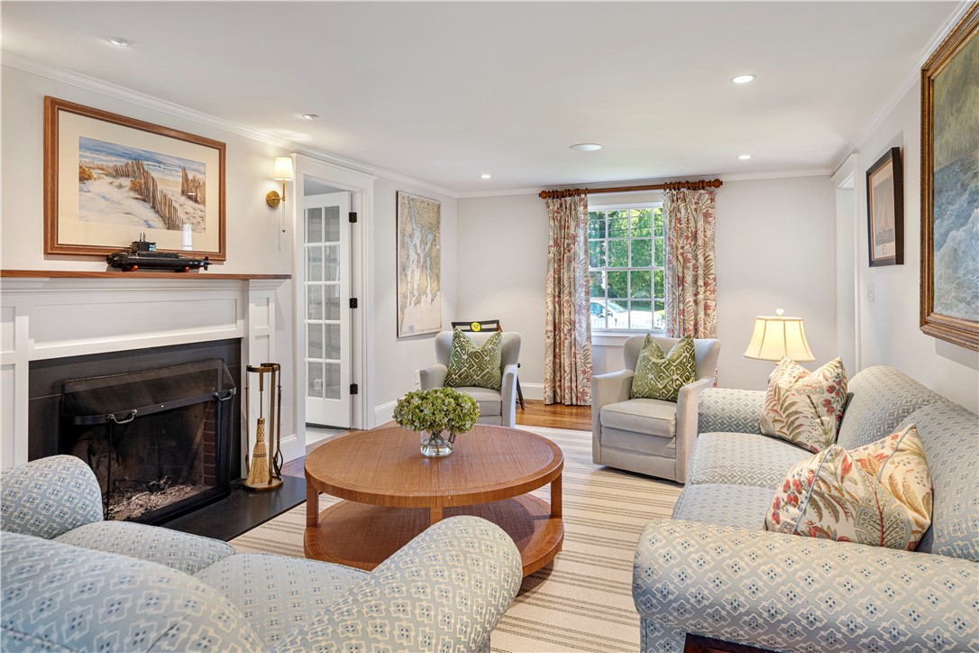 7 Harbour Road Barrington, RI 02806 - Photo 5 of 14