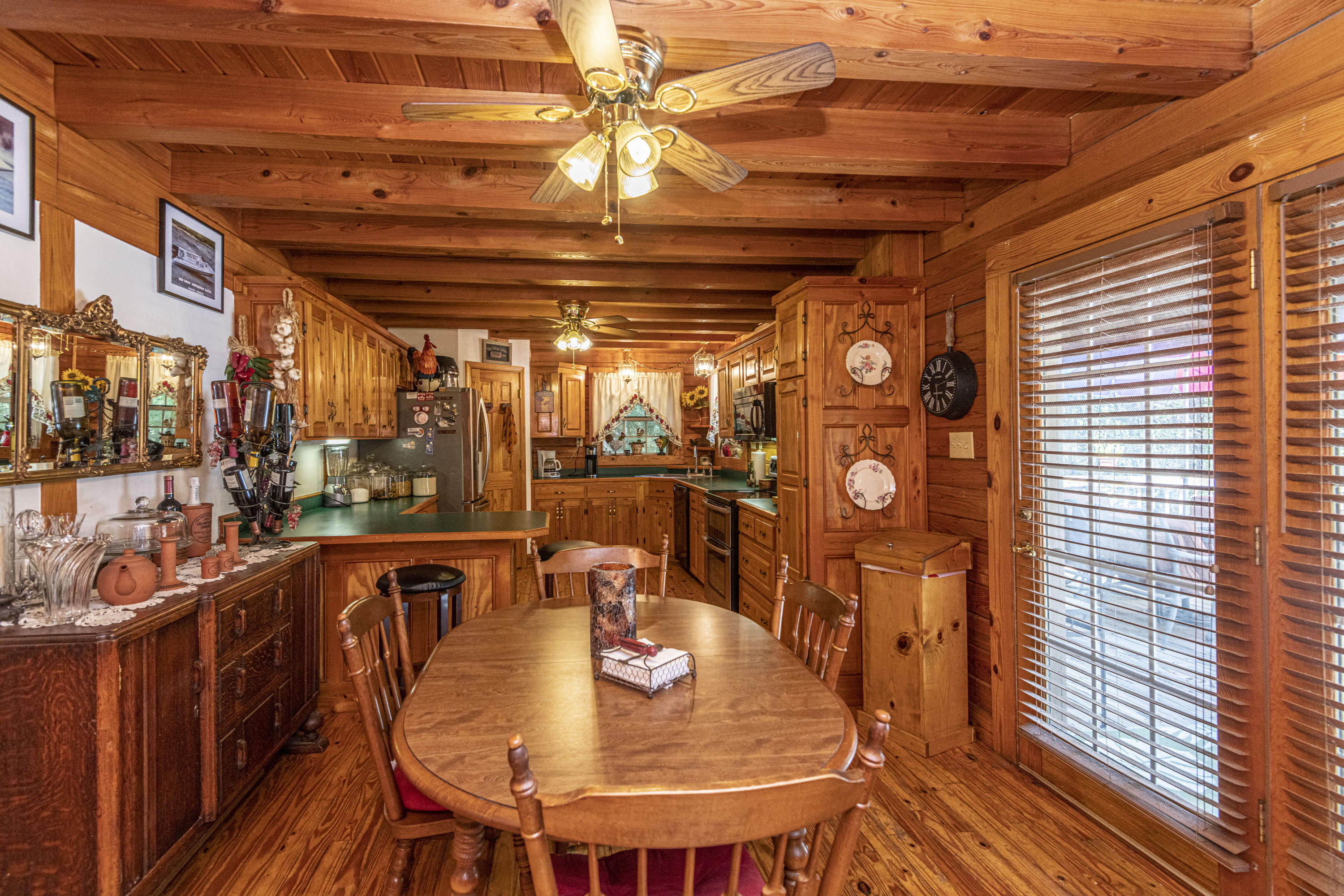 7514 Jacksonboro Road Round O, SC 29474 - Photo 16 of 59 dining to kitchen
