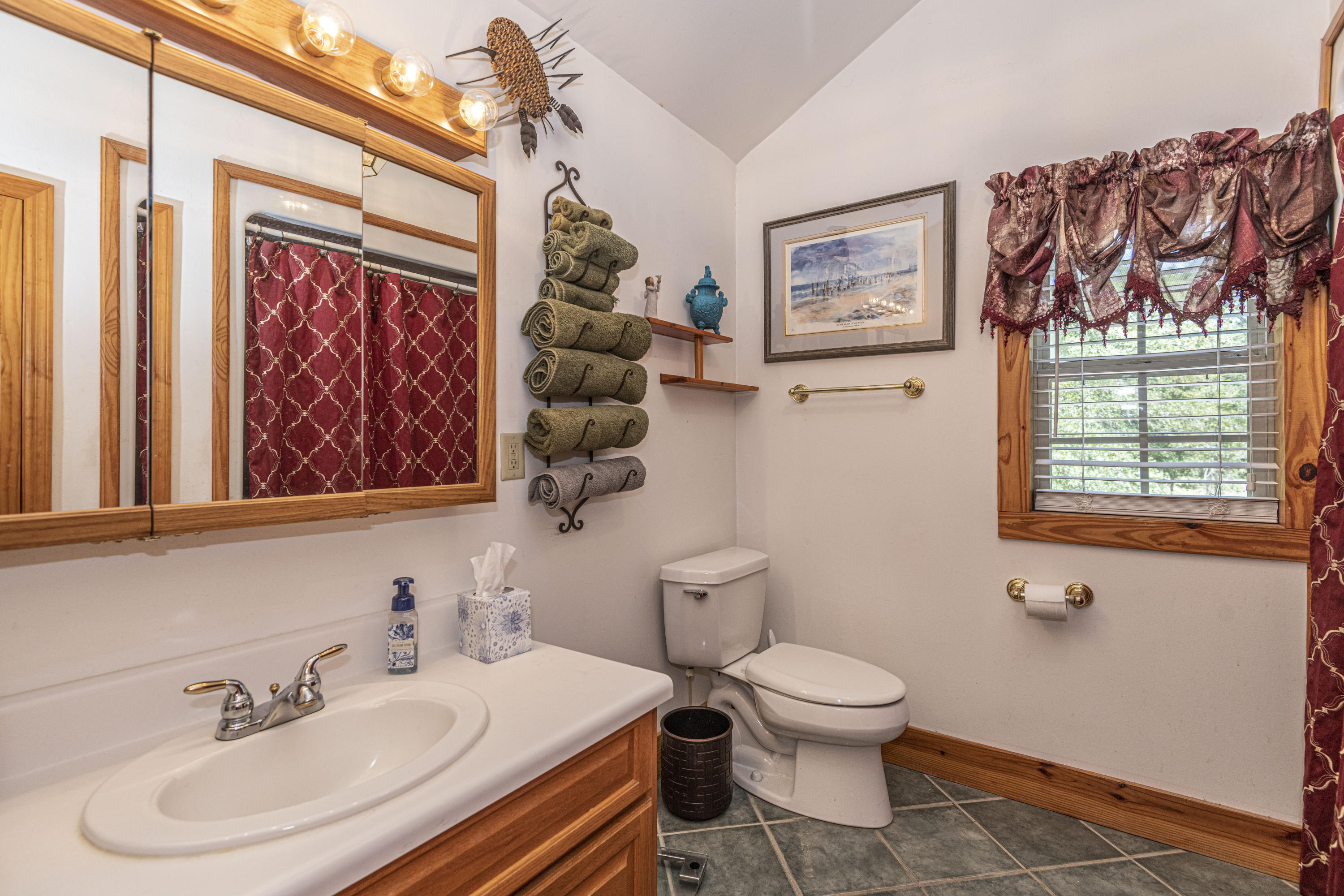 7514 Jacksonboro Road Round O, SC 29474 - Photo 33 of 59 master bath
