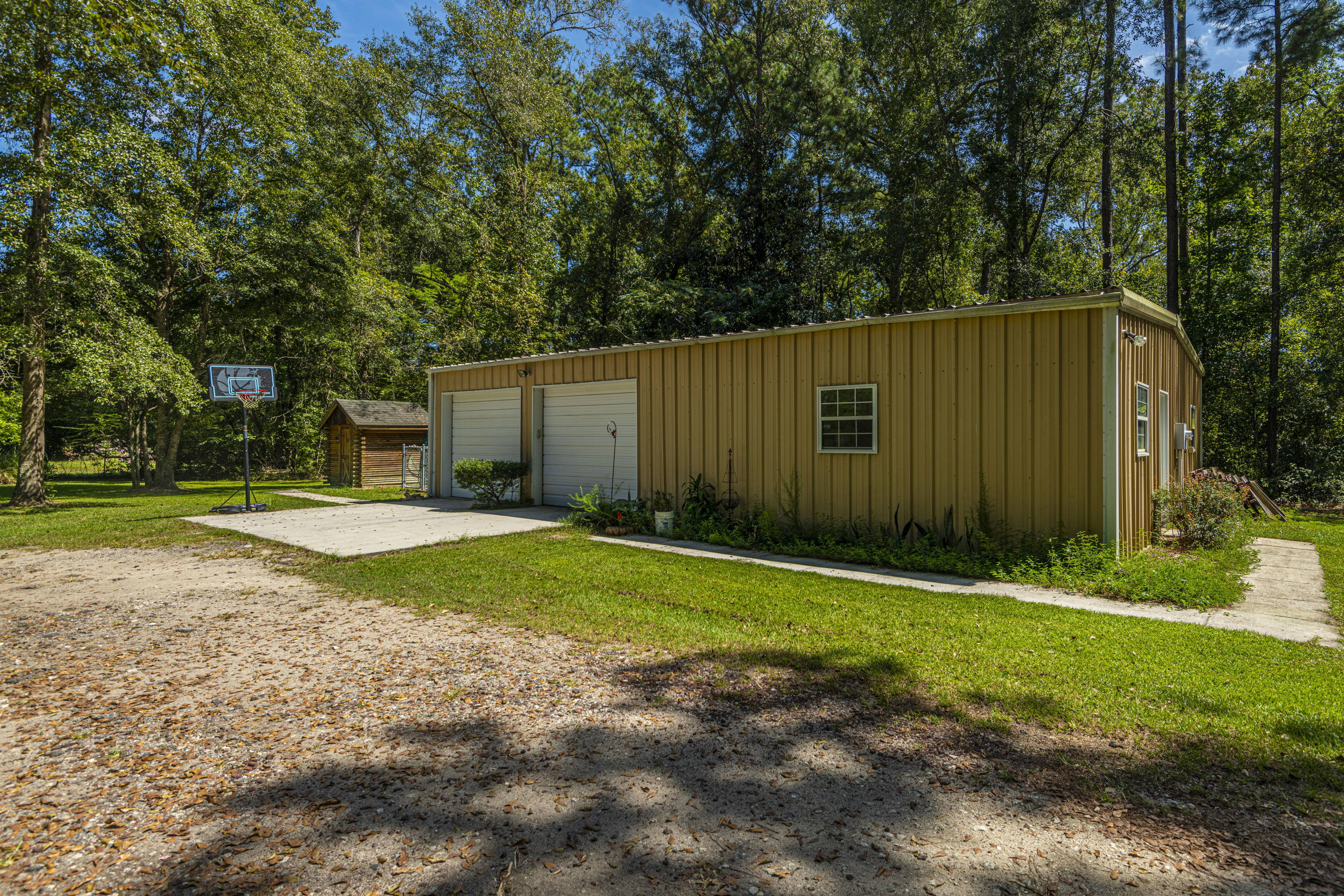 7514 Jacksonboro Road Round O, SC 29474 - Photo 54 of 59 huge garage