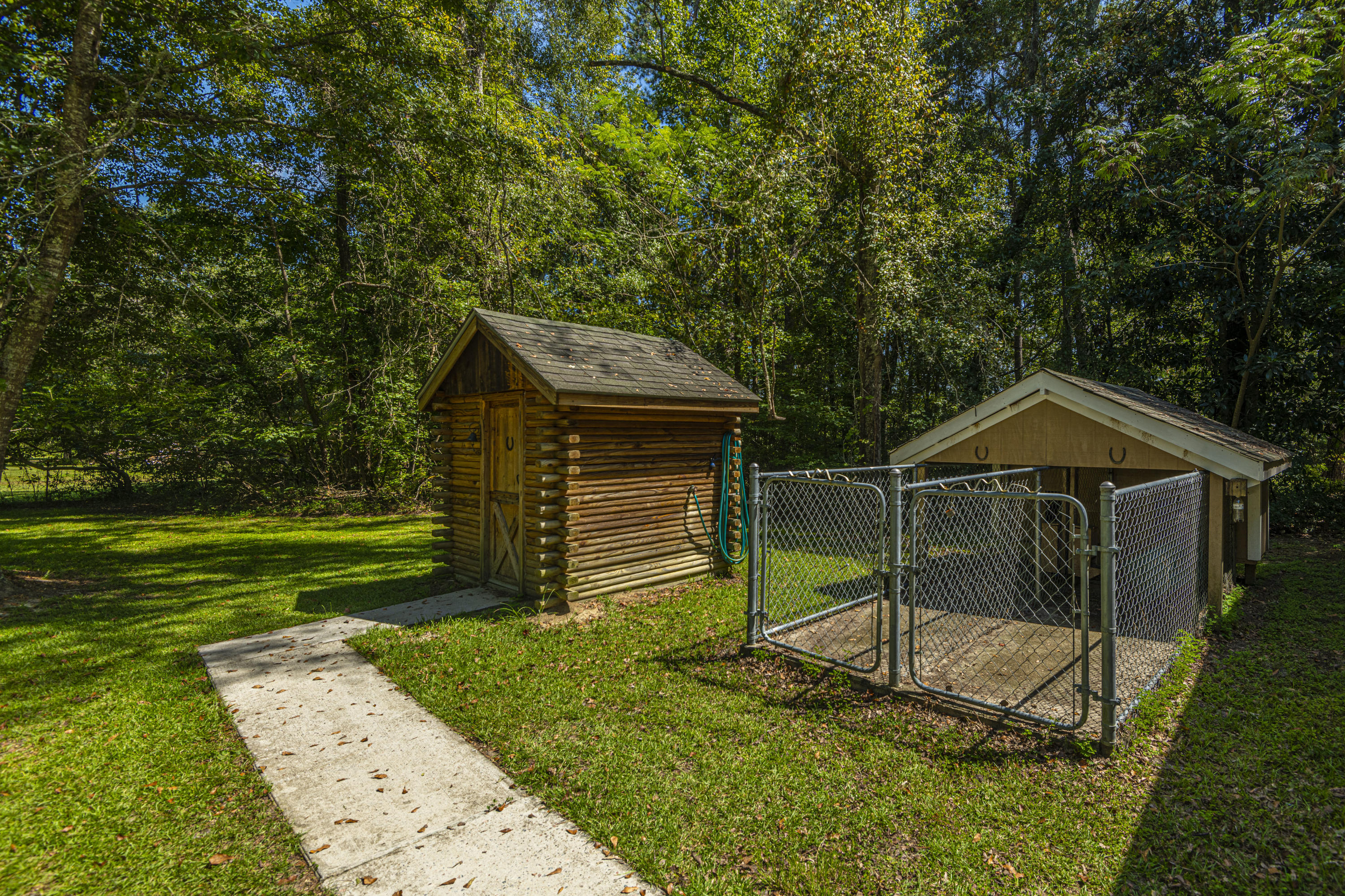 7514 Jacksonboro Road Round O, SC 29474 - Photo 55 of 59 dog kennel