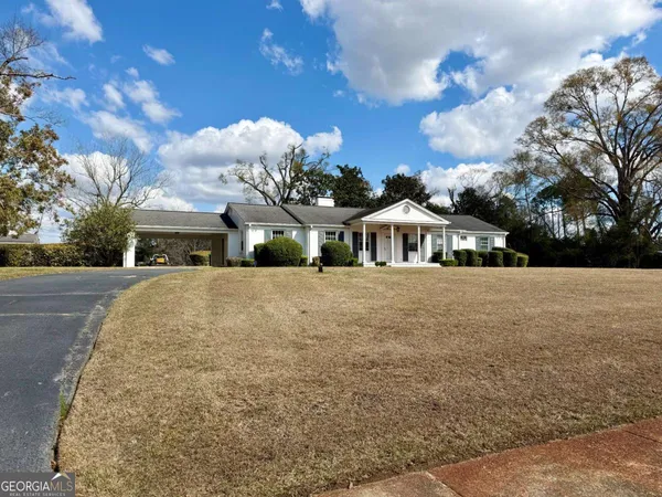 $349,700 | 1206 Center Drive, Vidalia, GA 30474