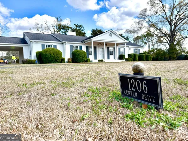 $349,700 | 1206 Center Drive, Vidalia, GA 30474