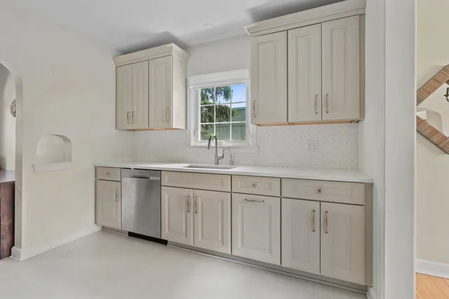 $364,900 | 129 South Jackson Street, Elkhorn, WI 53121