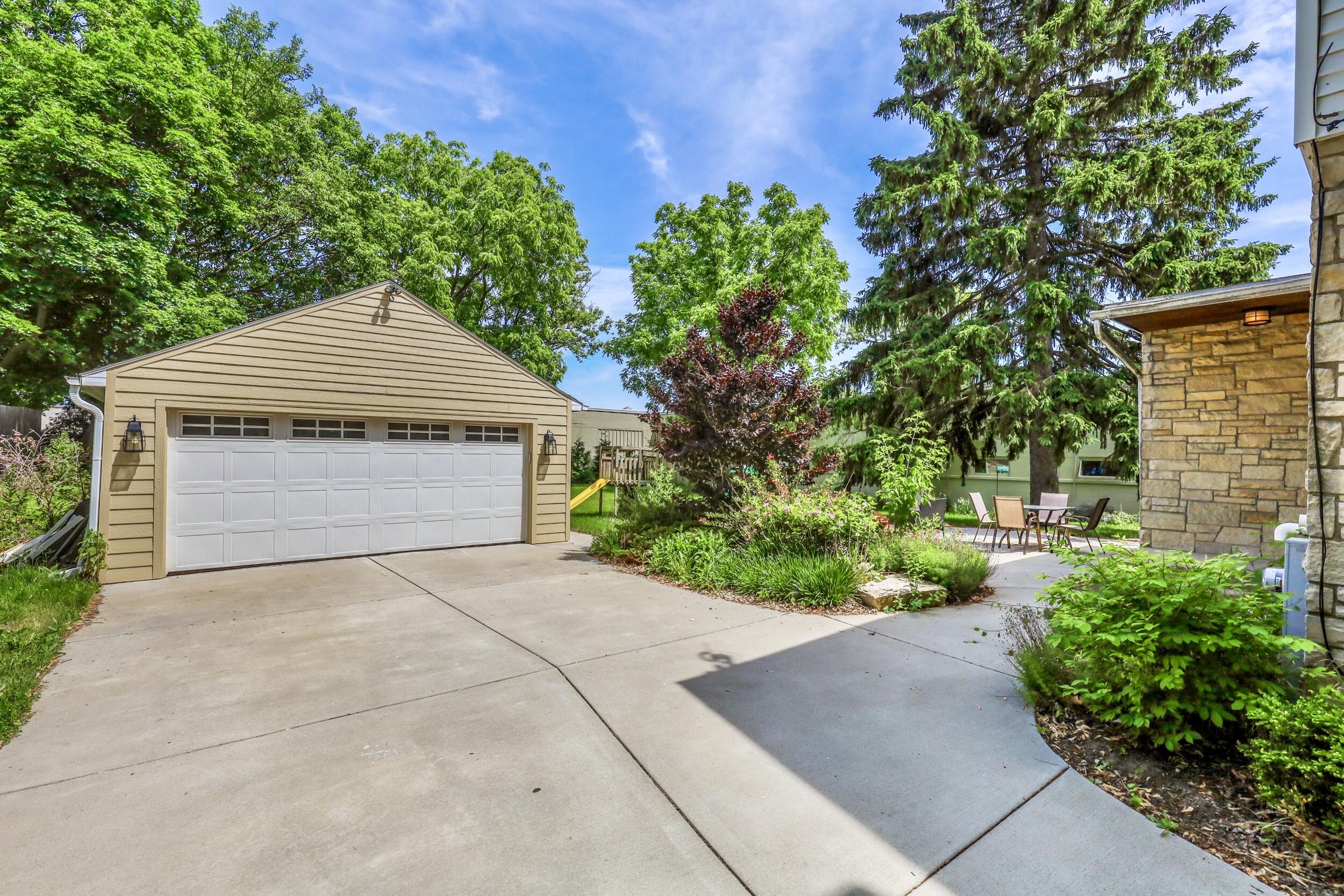 129 South Jackson Street Elkhorn, WI 53121 - Photo 3 of 27 photo jun 17 2025, 1 43 47 am (2)