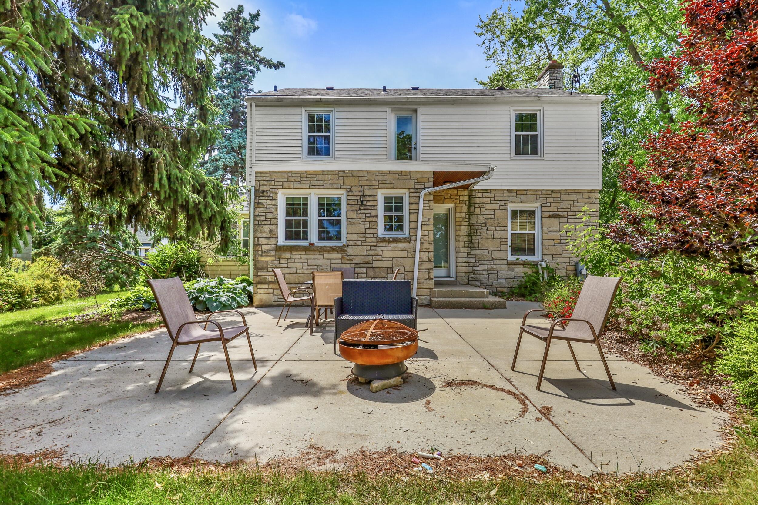 129 South Jackson Street Elkhorn, WI 53121 - Photo 4 of 27 photo jun 17 2025, 1 44 53 am (2)