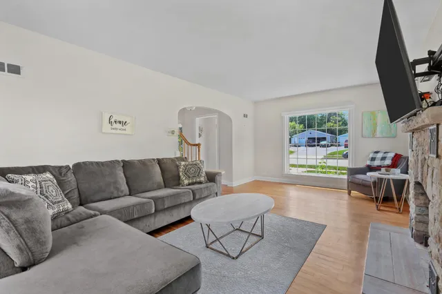 $364,900 | 129 South Jackson Street, Elkhorn, WI 53121