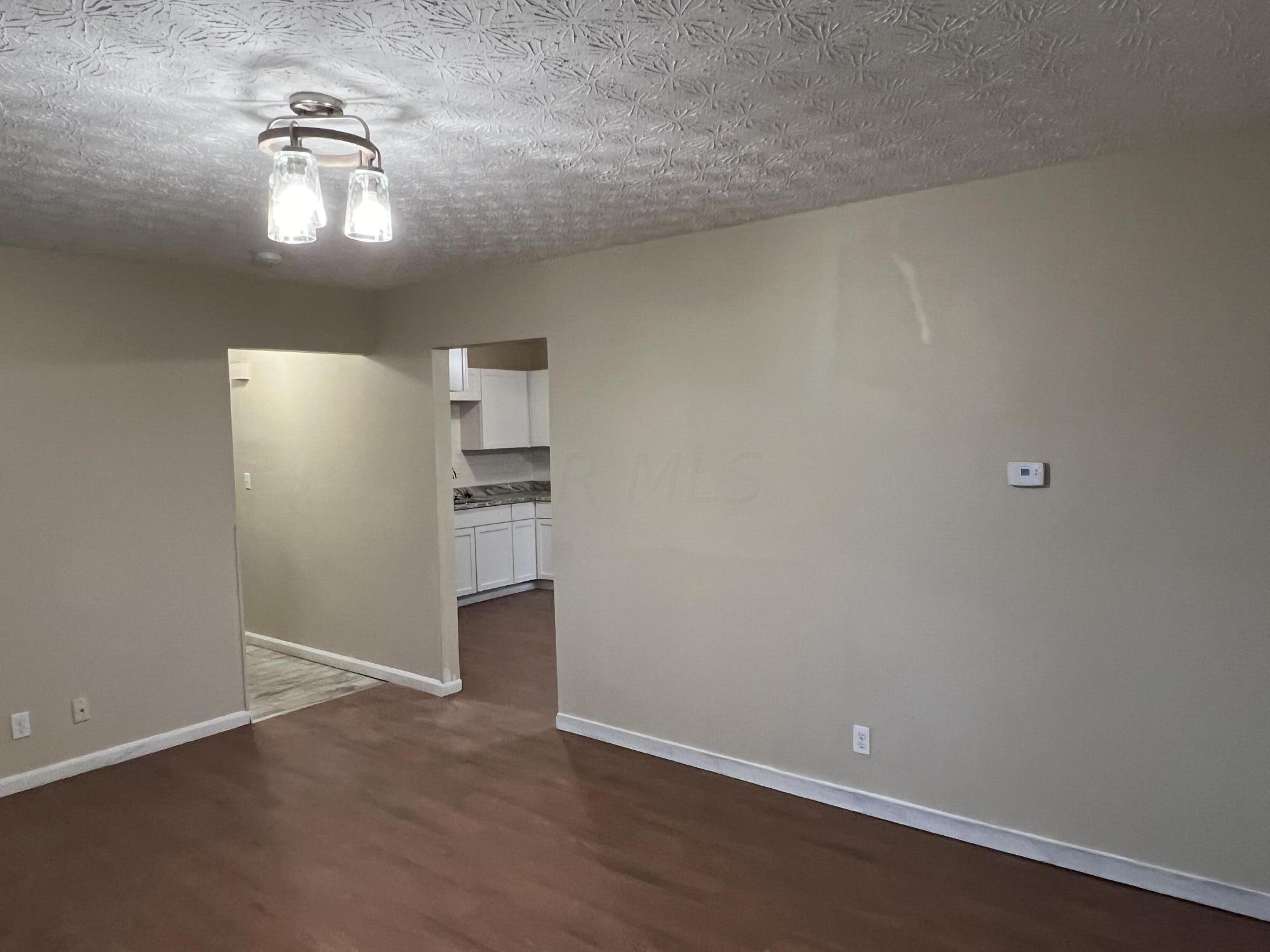 2559 Denmark Road Columbus, OH 43232 - Photo 3 of 17 IMG_8642