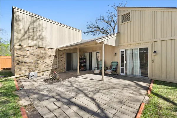 $260,000 | 3204 Heatherwood Drive, Bryan, TX 77801