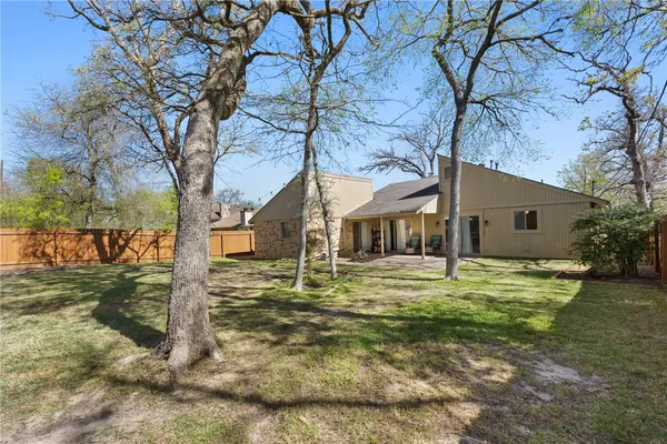 $260,000 | 3204 Heatherwood Drive, Bryan, TX 77801