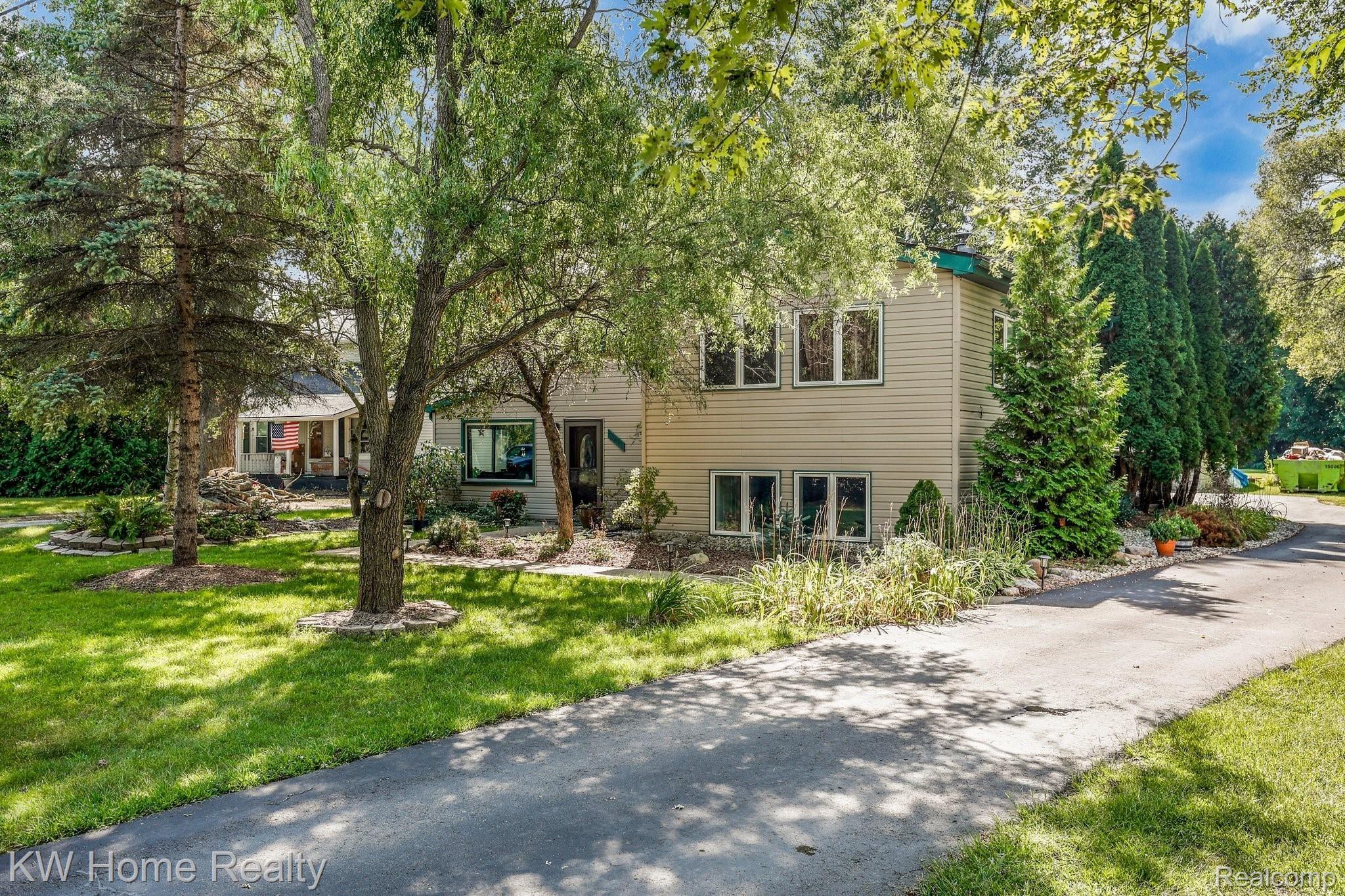 13630 Hoeft Road Belleville, MI 48111 - Photo 2 of 27 2 Hoeft.jpg