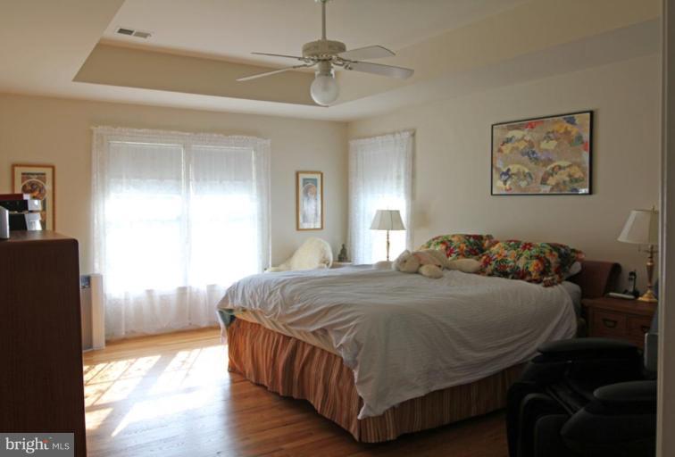 2640 Military Road Arlington, VA 22207 - Photo 16 of 19 Master Bedroom