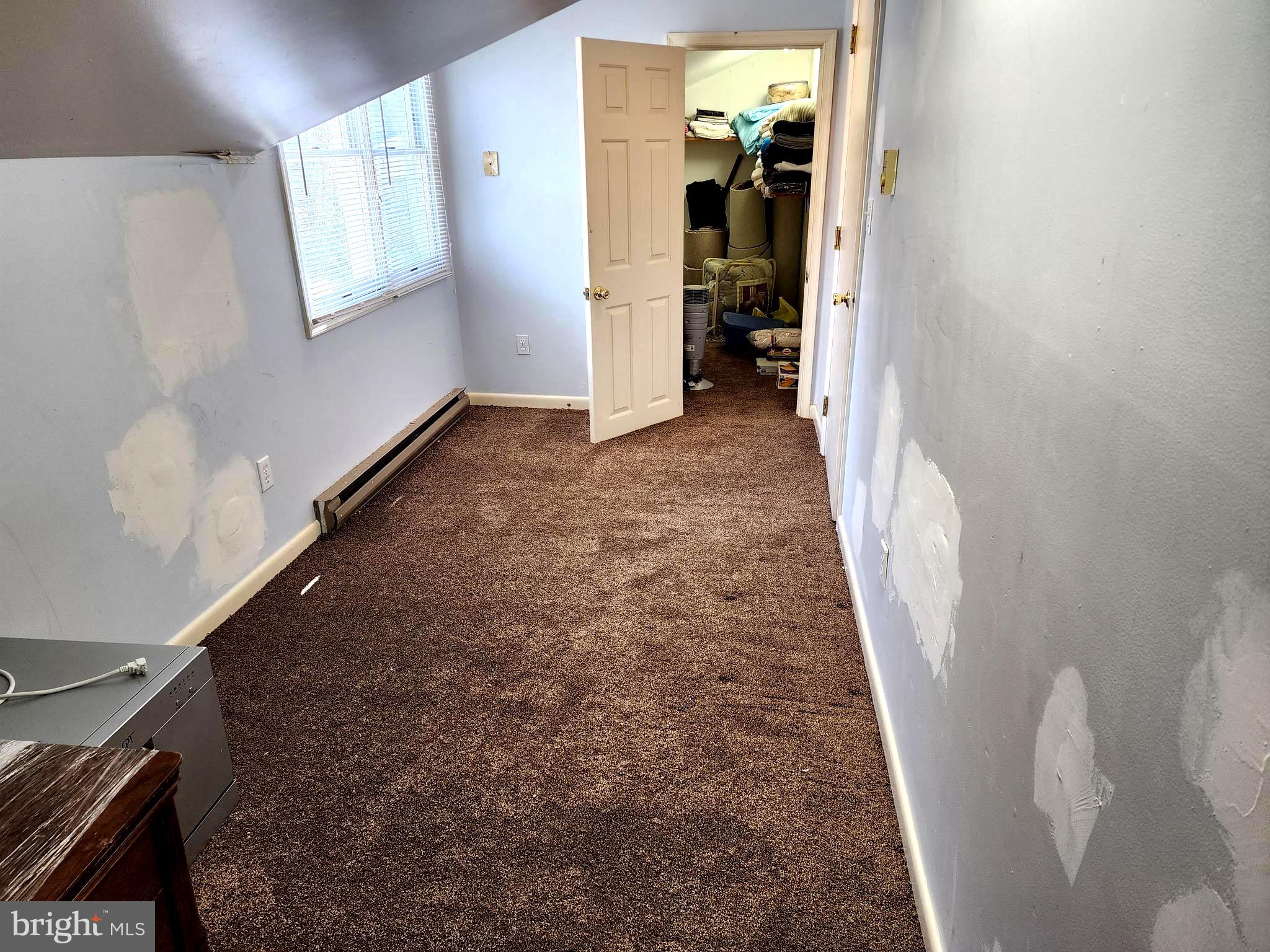 1318 Whittaker Road Newark, DE 19702 - Photo 8 of 28 Lengthy corridor layout with huge closet