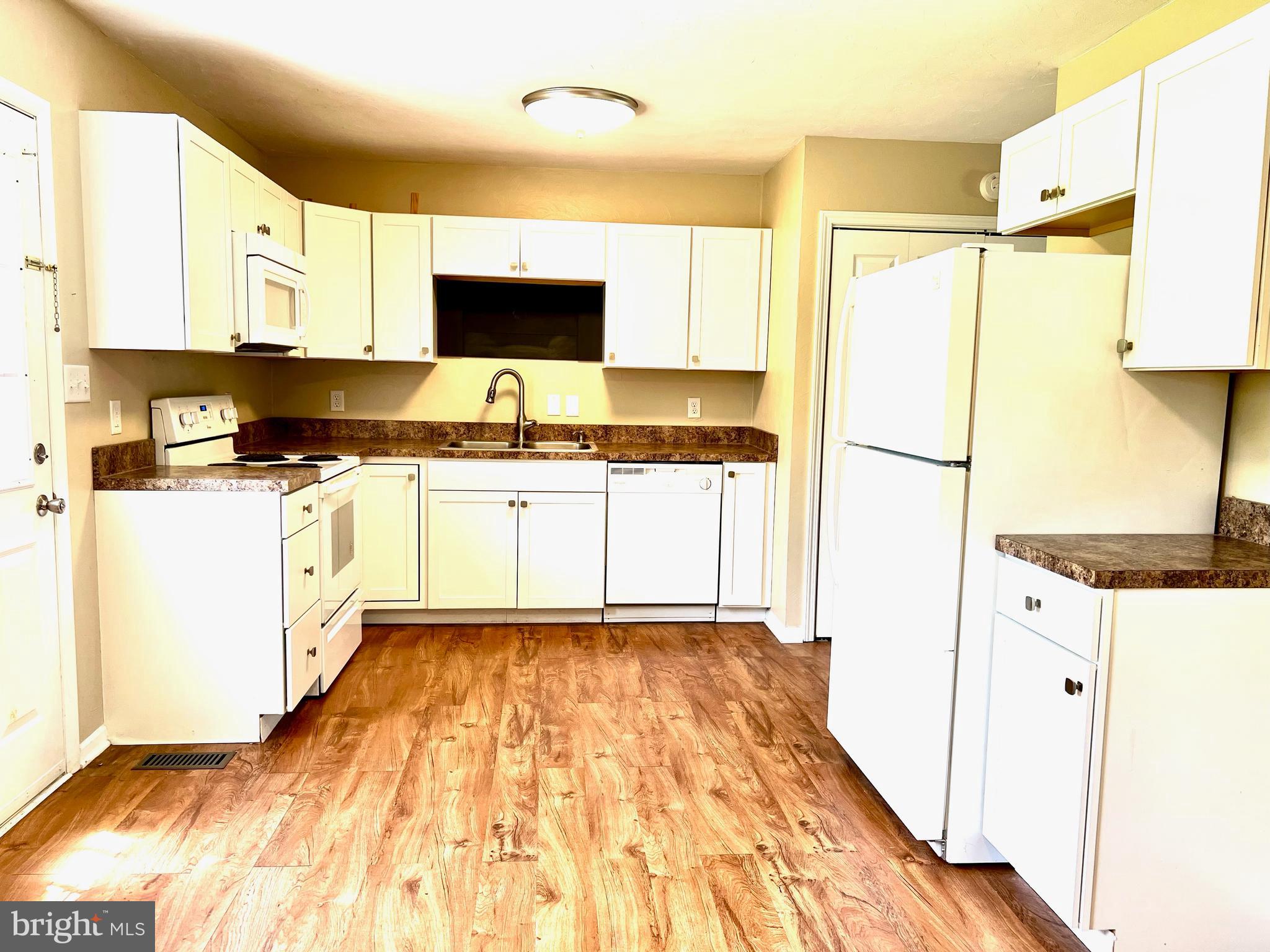 25 Oneill Avenue Hanover, PA 17331 - Photo 3 of 8 Gallery Image 3